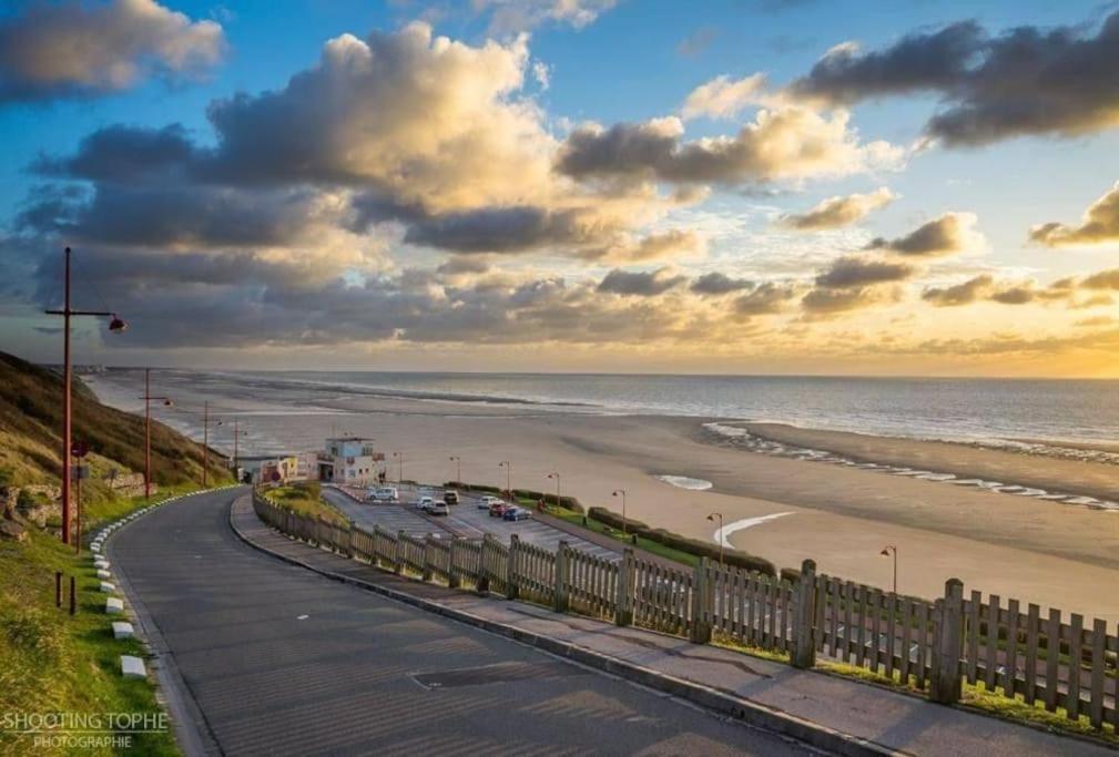 Charmante Maison 1 Chambre Avec Terrasse N'1 equihen Plage Bagian luar foto