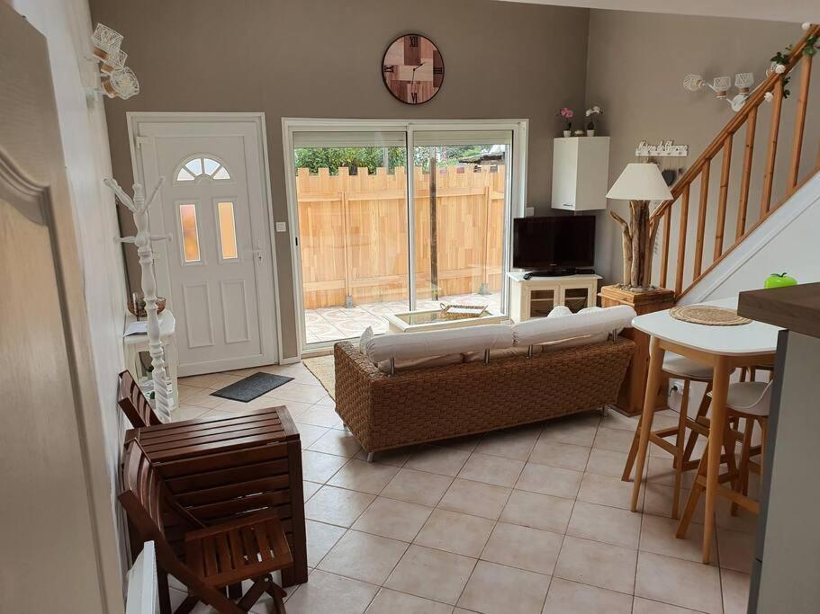 Charmante Maison 1 Chambre Avec Terrasse N'1 equihen Plage Bagian luar foto